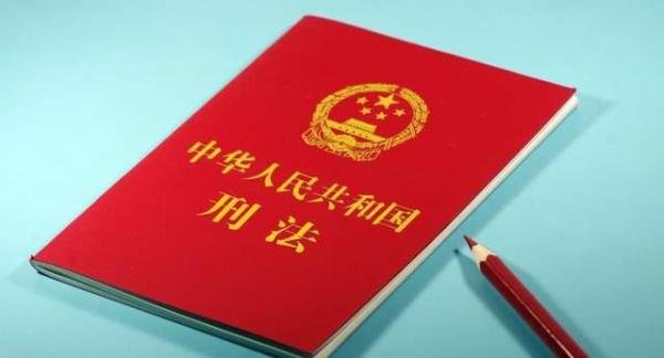 历史回顾：12年前的伊春空难，44人死亡，存活的机长只被判3年
