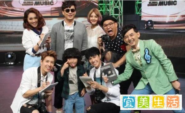 黄子佼曝萧煌奇不是盲人，曾晒出过开车画面，萧煌奇发文辟谣