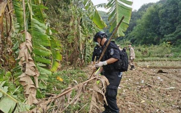 坠毁东航客机第二副驾确认：父亲开车母亲务农，街道已上门安抚家属