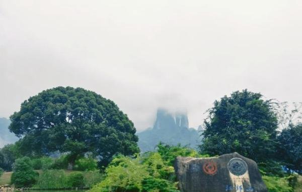 中国最长的一线天江郎山,登山之险堪比华山,翼装飞行爱好者的飞行宝地!