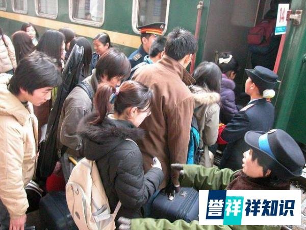 火车上被害男子亲属:错过抢救时间 这是咋情况？