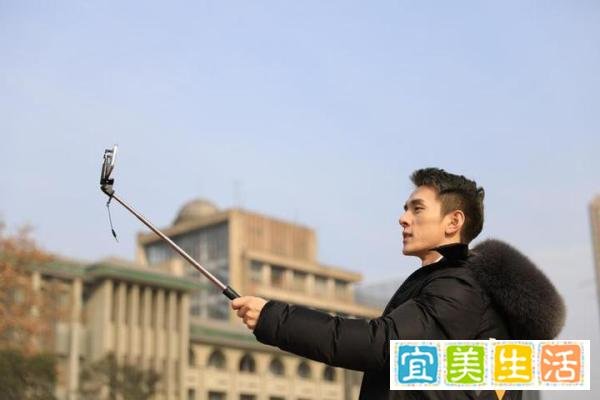 李佳琦回应直播间低价争夺：价格是重要因素但不唯一！