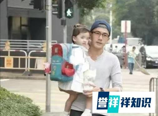 杨幂被曝出已一年没到香港看女儿？刘丹接受采访说小糯米近况