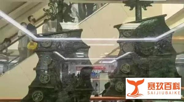 山大齐鲁医院回应大厅“招财进宝”摆件争议：不清楚 不讨论