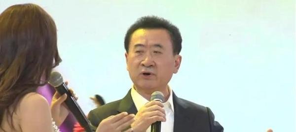 连售10座万达广场，王健林已6年没“唱歌”：还办个屁年会