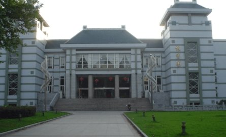西安交大一女生因老师批评自杀，堂弟曝聊天记录，哪些细节值得关注？