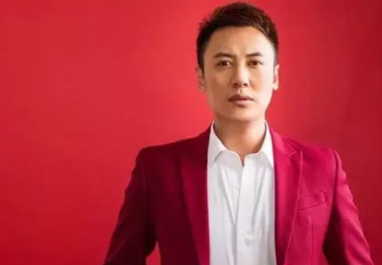 崔忠华的真实身份是什么?