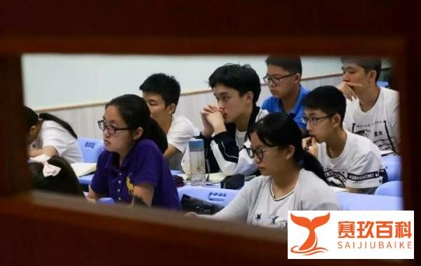 200名学生躲废弃厂房补课，谎称是物流公司，教育局调查后打脸
