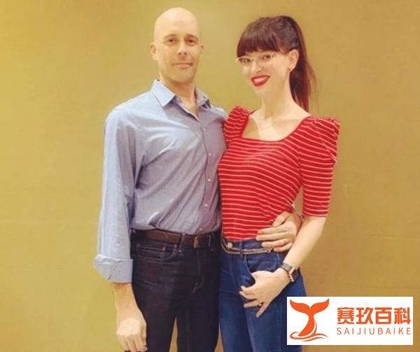 43岁女星林赛离奇死亡！失踪5天后遗体在山区出现，老公悲痛欲绝
