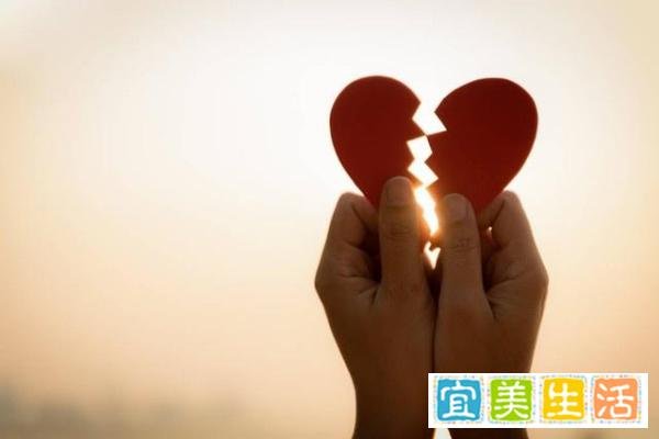 欲跳楼轻生男子获救后被拘5天，扰乱社会秩序，致交通堵塞1小时！