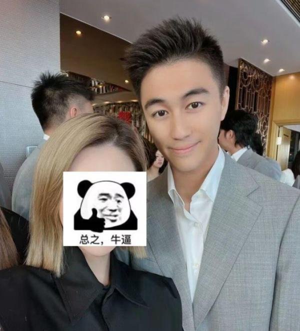 何猷君参加婚礼当伴郎,近照暴露真实身高,被质疑没有170