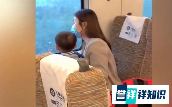 女作家被提醒管好小孩向12306投诉，官方：乘务员说话方式不对！