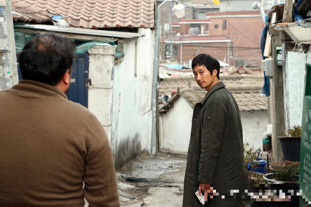 韩国男子是通缉色魔与两姐妹的电影