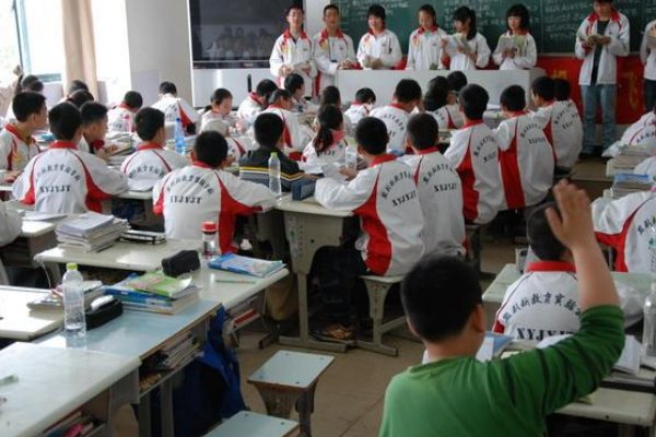 千军万马是比喻还是夸张