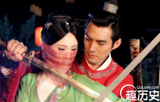 五鼠闹东京丁月华结局是什么？最后和谁在一起了