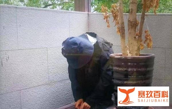 大一新生跳江轻生，生前疑遭网暴，哥：有多人给妹妹发送辱骂信息