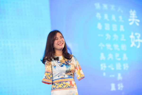 《非诚勿扰》无臂女孩台上牵手，如今过的怎么样？