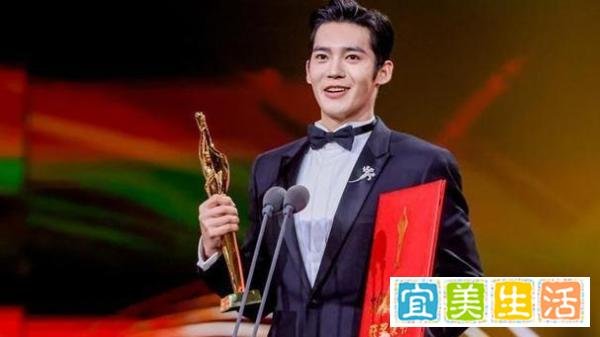 张艺谋十一获金鸡奖，传奇导演引领电影路