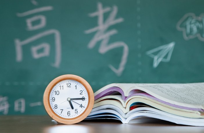 高考考场里说话会被取消成绩吗？