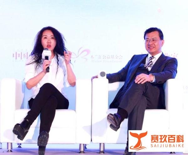 当年，马云挥泪斩卫哲，刚刚，卫哲和一个女人聊了一下午马云