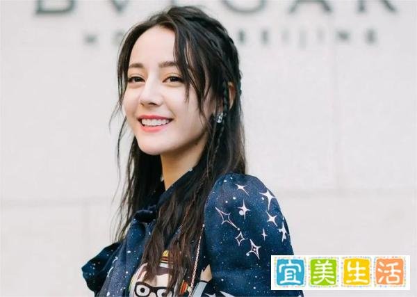 迪丽热巴ELLE盛典造型引争议，网友：是审美问题还是造型师背锅？