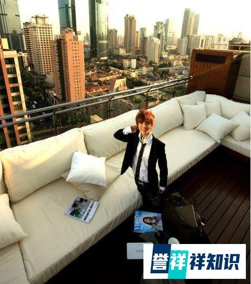 杨迪否认9800万买豪宅,郭敬明曾秀同小区超大露台,小s出手阔绰