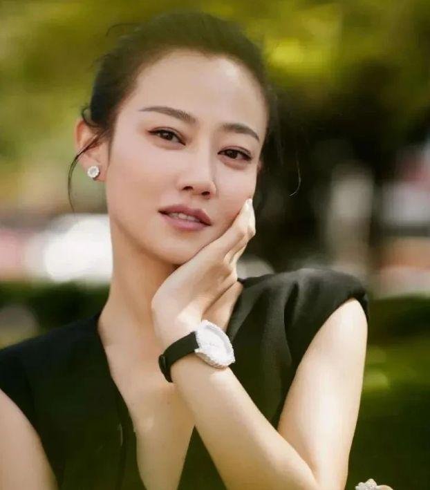 那年，徐峥筹拍《我不是药神》，女主角首选并不是谭卓，而是杨幂