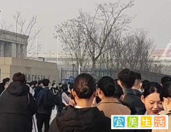 空乘招聘排队7小时面试3分钟