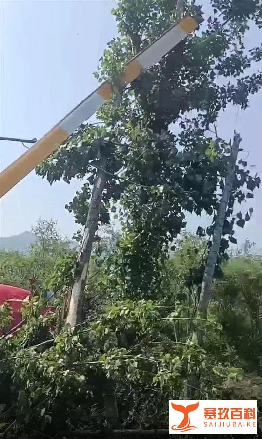 河北石家庄一直升机坠毁？林业局：系迫降，有人员受伤