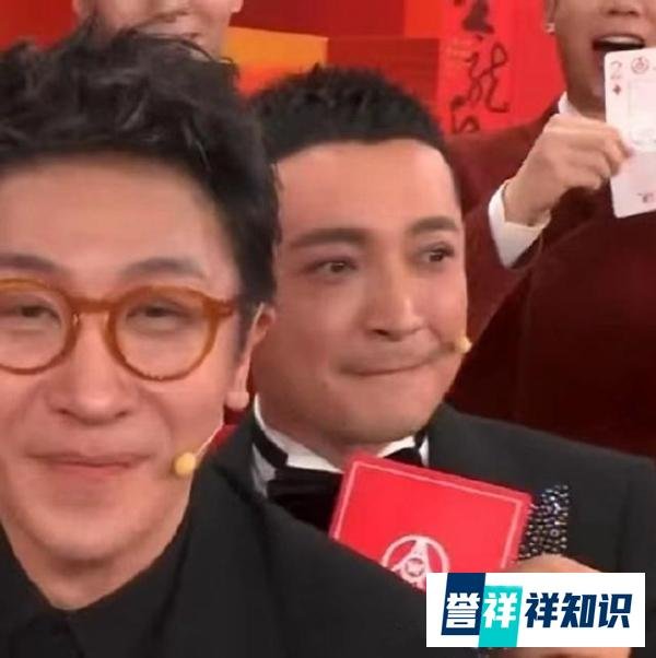 小尼工作保住了：扑克牌没对上？龙年春晚名场面非你莫属