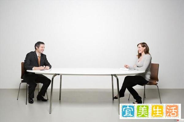 23岁女生工地当包工头，1年拆500多套旧房,每人平均月收入上万元