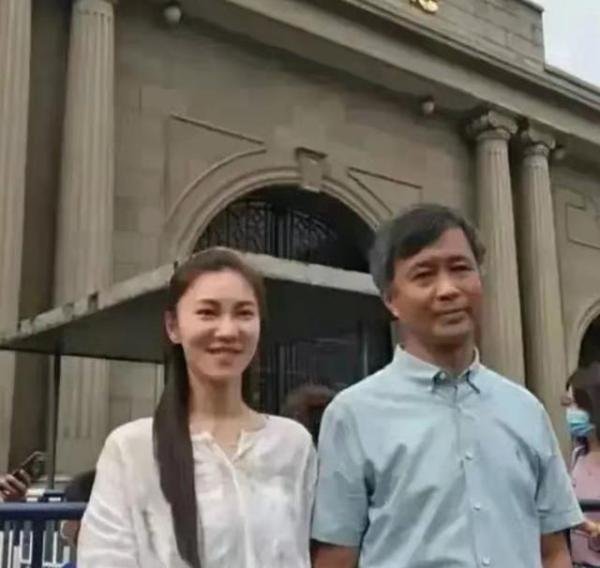 流浪大师沈巍回应和女作家结婚传闻